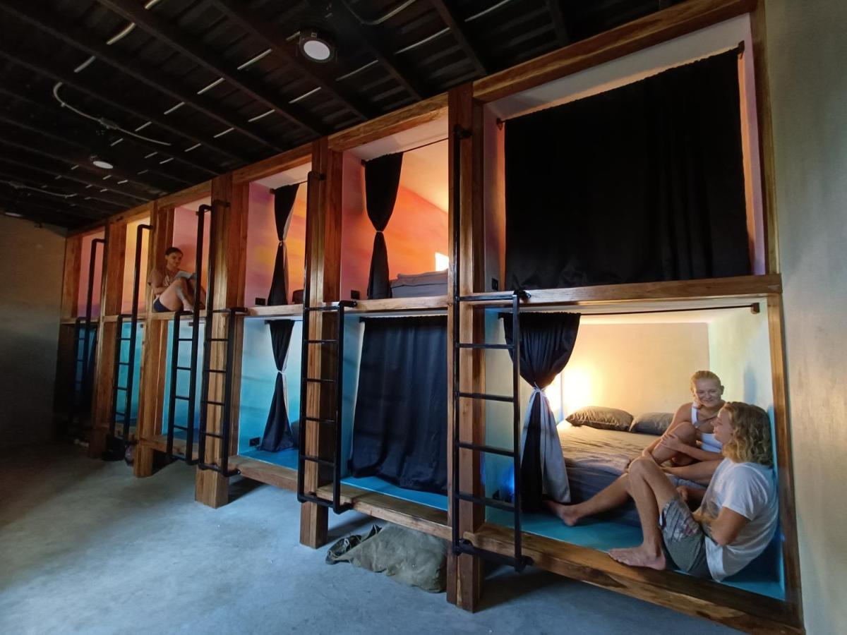Shipwrecked Hostel Uvita Eksteriør bilde